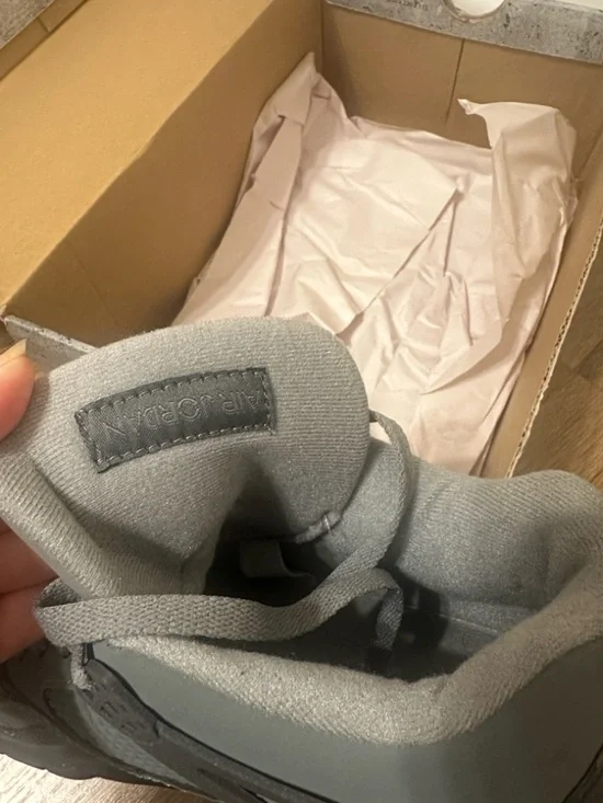 Men’s Gray Retro Basketball Sneakers AIRJORDAN. - Picture 5 of 8